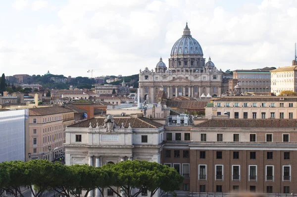 Vista sul Vaticano, autunno a Roma. Città vecchia. strade della città , — Foto Stock