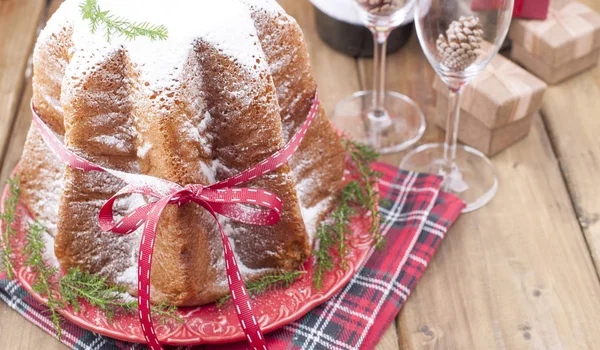 Traditional Italian Christmas Fruit Cake Panettone Pandoro Festive Red Ribbon — Stock Photo, Image
