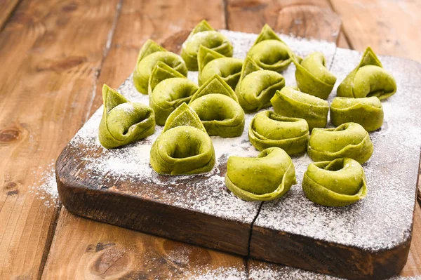 Tortellini e tortelloni piatti tipici emilia italia — Foto Stock