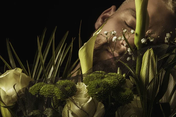 Çiçek Takım Elbiseli Erkek — Stok fotoğraf