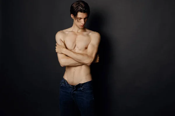 Manlig Modell Denim Blå Jeans Svart Bakgrund Studio Isolerade — Stockfoto