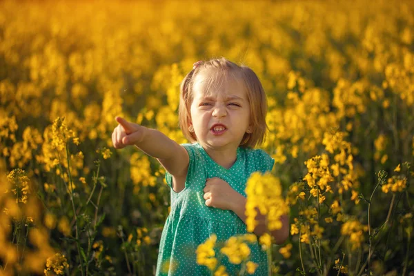 Funny Little Girl Walking Field Yellow Flowers Sunny Summer Day — Stock Photo, Image