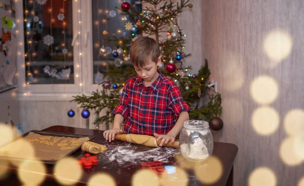 Adorable Little Boy Preparing Gingerbread Bake Cookies Christmas Kitchen — Stock Photo, Image
