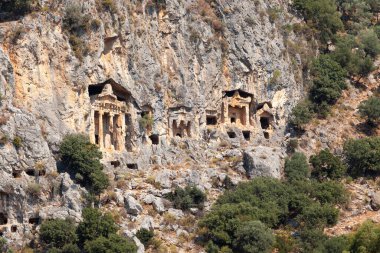 Türkiye 'nin Marmaris ilinin Dalyan ilçesi yakınlarındaki kayalara Lycian Royal dağ mezarları kazıldı