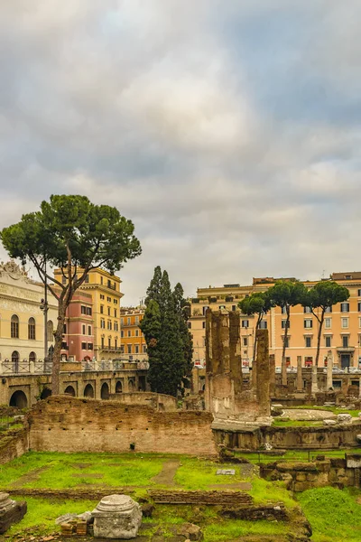 ローマ市では イタリア ローマのフォーラムの建物の日のシーン — ストック写真