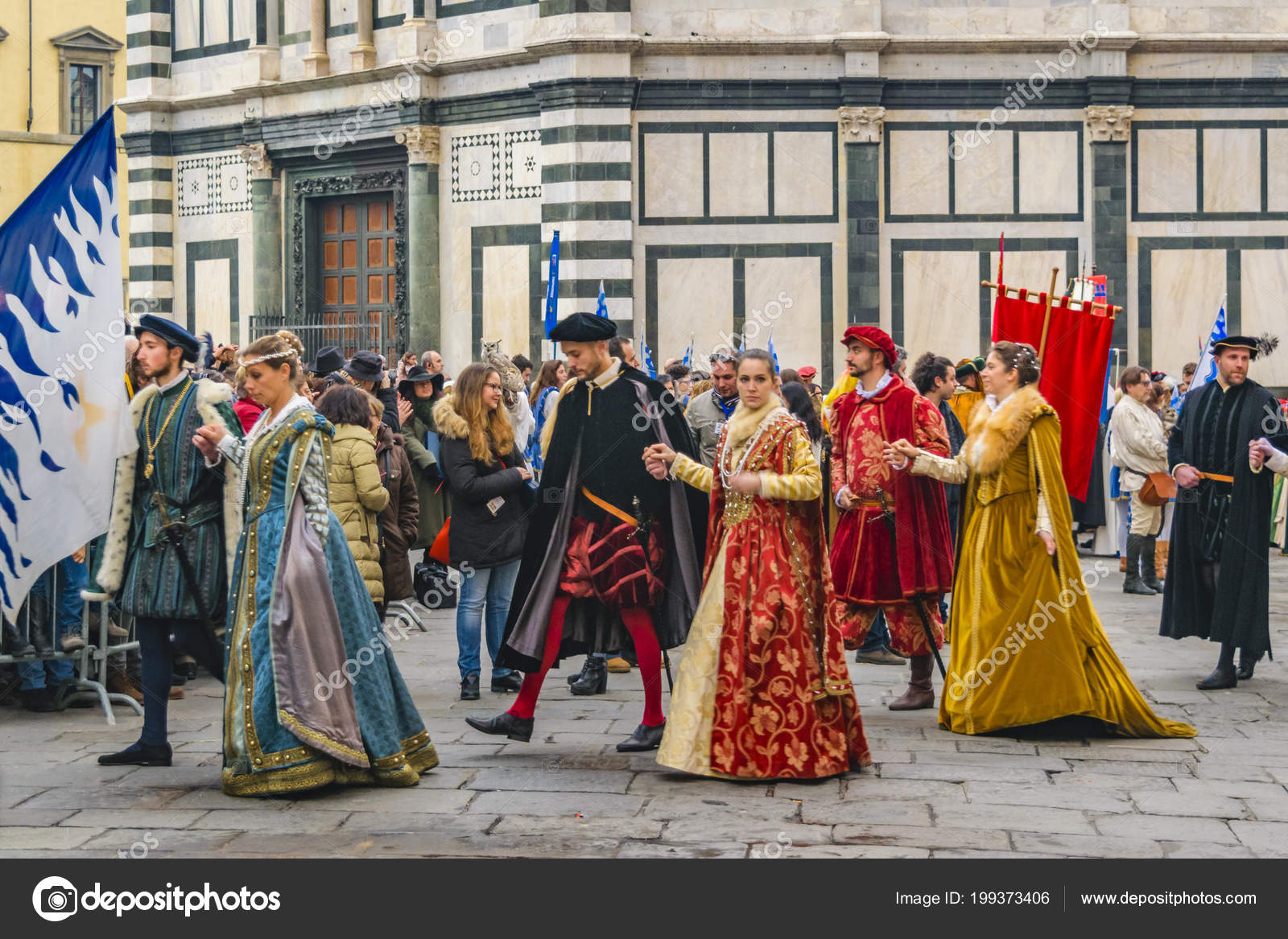 Florence Italy January 2018 Traditional Costume Parade January Piazza Del —  Stock Editorial Photo © DanFLCreativo #199373406, image size:1600x1167