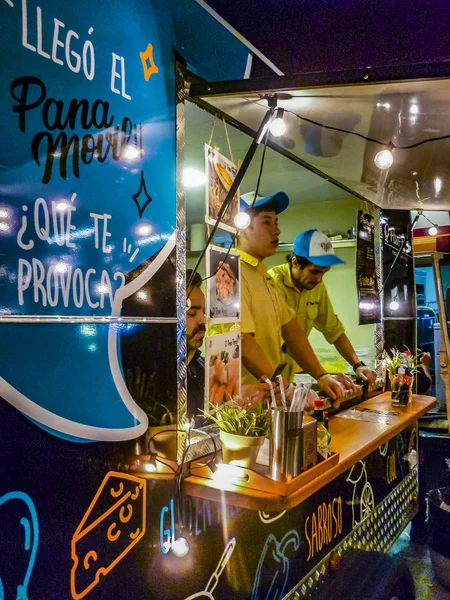 Montevideo Uruguay June 2018 Night Scene Gourmet Food Track Fashion — Stock Photo, Image