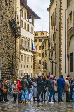Floransa, İtalya, Ocak - 2018 - satır tarihi merkezi Floransa şehir, İtalya müzede girmek için bekleyen insanlara