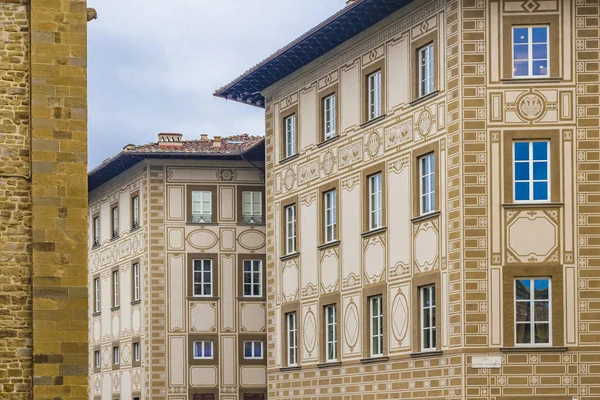 Ayrıntı dış görüntülemek eski tarzı apartmanlar Floransa'da tarihi merkezi, İtalya