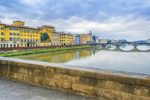 Historické Centrum Panorama Florencie Arno Nábřeží Budov Jako Hlavní Téma — Stock fotografie