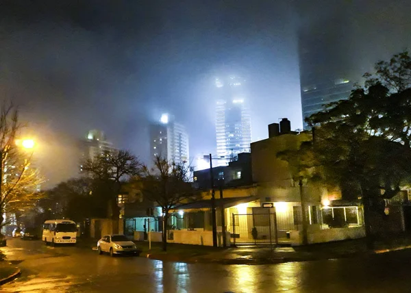 Invierno Noche Lluviosa Escena Urbana Ciudad Montevideo Urugua — Foto de Stock