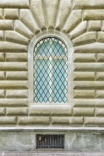 Front View Renaissance Stone Patterned Style House Facade Arc Window — Stock Photo, Image