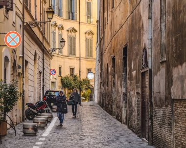 Roma, İtalya, Aralık - 2017 - kentsel gün sokak mahallinde Roma şehir merkezinde, İtalya