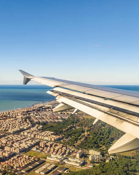 Widok Lotniczy Fiumicino Strzał Okna Samolotu — Zdjęcie stockowe