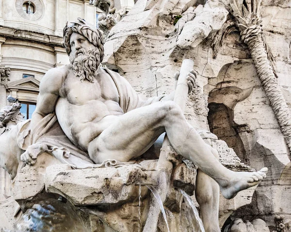 Fontana dei Quattro Fiumi Piazza Navona, Roma, İtalya en ünlü Meydanı, heykel ayrıntı görünümü