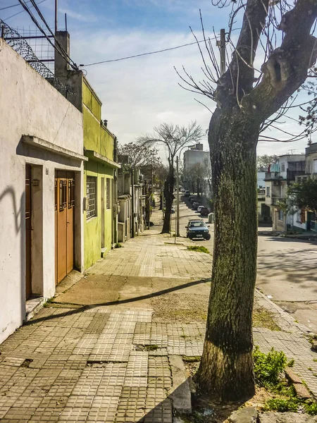 乌拉圭蒙得维的亚市中产阶级邻里城市日场景 — 图库照片