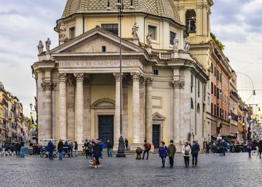 Roma, İtalya, Aralık - 2017 - Santa Maria Montesanto kilise dış görünümünde piazza del popolo, Roma şehri, İtalya