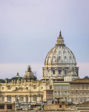 Ana konu olarak st peters kubbe ile Roma şehrin havadan görünümü