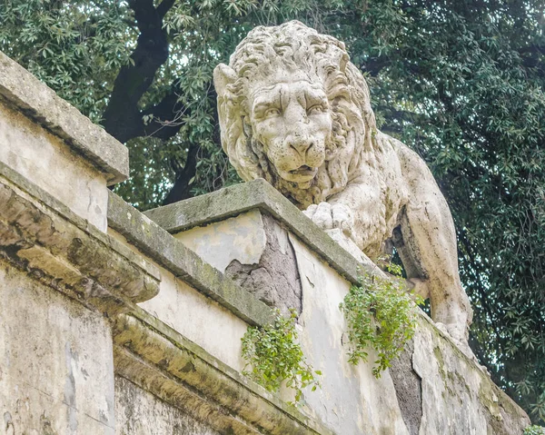 Alacsony Szög Kilátás Lyon Szobor Villa Borghese Park Róma Olaszország — Stock Fotó