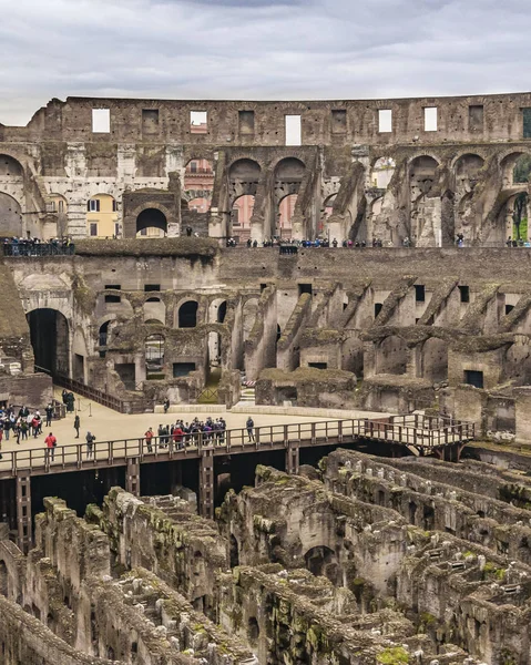 イタリア ローマ市の冬の時にローマの有名なランドマーク コロシアム競技場のローマ イタリア 月から 2017 インテリア ビュー — ストック写真