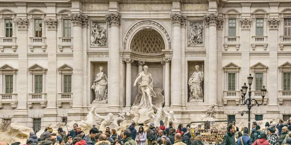 Ρώμη Ιταλία Ιανουάριος 2018 Αστικό Τοπίο Γεμάτο Στο Fontana Trevi — Φωτογραφία Αρχείου