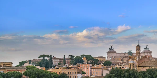 Roma Arquitectura Ecléctica Vista Del Paisaje Urbano Por Tarde — Foto de Stock