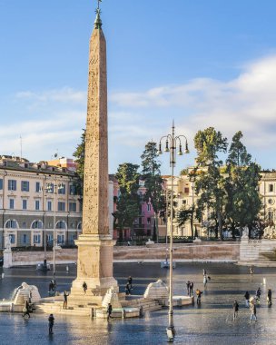 Roma, İtalya, Ocak - 2018 - kentsel gün kış sezon olay yerinde ünlü piazza del popolo Roma şehir, İtalya