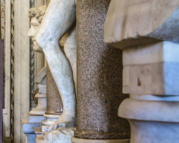 Innvendig Romgalleri Med Antikke Skulpturer Detaljvisning – stockfoto
