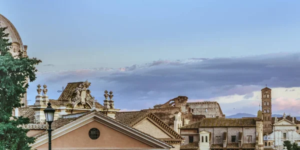 Luftaufnahme Von Gebäuden Und Himmel Der Stadt Rom Vom Terrassenaussichtspunkt — Stockfoto