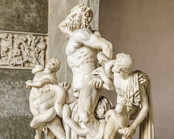 ローマ イタリア 2018 バチカン美術館で有名なローマのギリシャ コピー ラクーン彫刻の斜視図 — ストック写真