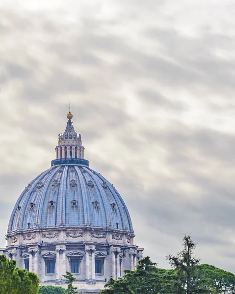 Рим Италия Январь 2018 Вид Купол Святого Питера Внутреннего Двора — стоковое фото