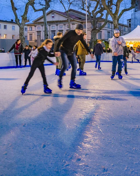 Lucca, İtalya, Ocak - 2018 - Kış gece sahne pistte lucca şehir, İtalya
