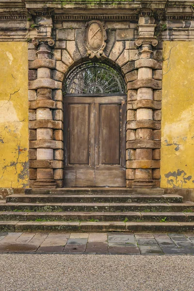 Exterieur Vooraanzicht Van Oude Deur Huis Het Historische Centrum Van — Stockfoto