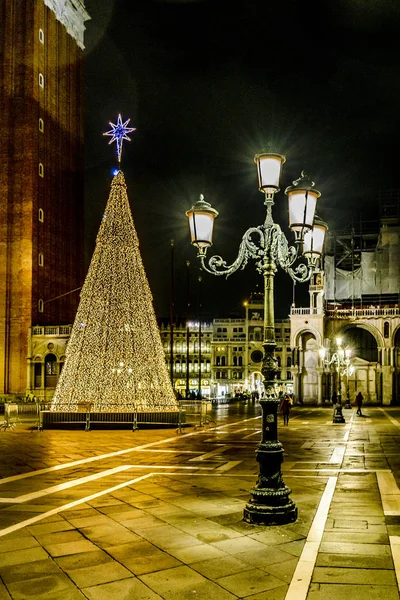 Wenecja Włochy Styczeń 2018 Boże Narodzenie Czasie Północy Sceny Piazza — Zdjęcie stockowe