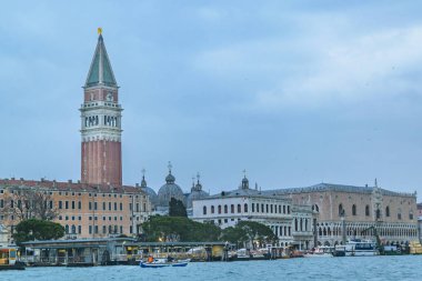Venedik, İtalya, Ocak - 2018 - Kış grand canal Venedik şehrinin kentsel mahallinde.