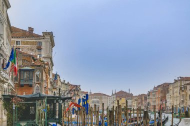 Venedik, İtalya, Ocak - 2018 - Kış grand canal Venedik şehrinin kentsel mahallinde.