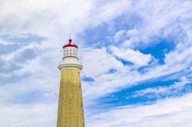 Dış düşük açılı çekim punta del este şehir deniz feneri, Uruguay