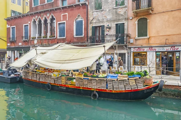 Venecia Italia Enero 2018 Escena Urbana Invernal Pequeño Canal Ciudad — Foto de Stock