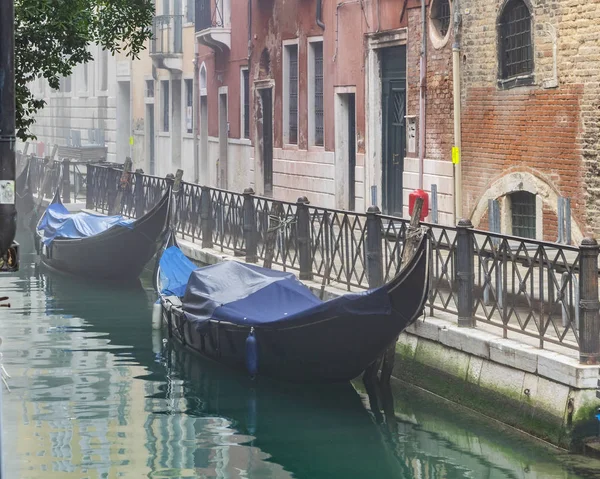 Escena Urbana Invernal Pequeño Canal Venecia Italia — Foto de Stock