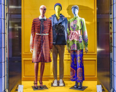 Venedik, İtalya, Ocak - 2018 - ünlü lüks moda pencere mağaza Venedik kenti, İtalya