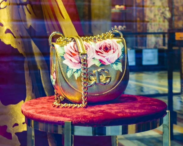意大利威尼斯 2018年1月 在意大利威尼斯市的橱窗商店展示的豪华昂贵的袋子 — 图库照片