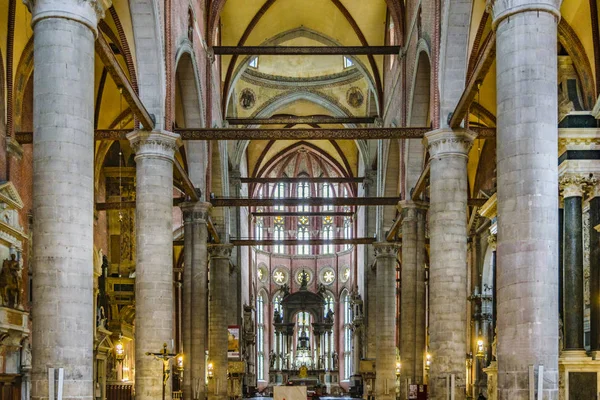 古色古香的天主教教会的内部看法在威尼斯城市 意大利 — 图库照片