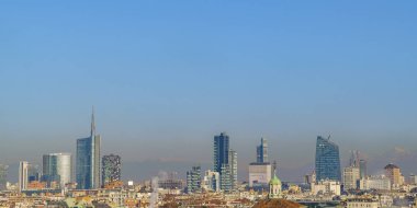 Cityscape hava kenti milan gökdelen duomo cathedral bakış açısından.