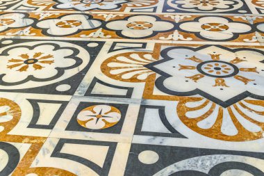 İtalya milan şehrin ünlü duomo Katedrali iç katında dekore mozaik