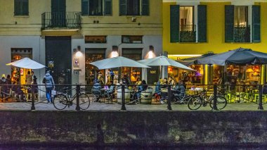Milan, İtalya, Janaury - 2018 - gece sahne Restoran dış cephe, navigli bölgesi tarihi merkezi Milano kenti, İtalya