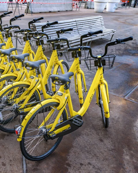Grupo Bicicletas Públicas Estacionadas Rua Milan City Itália — Fotografia de Stock