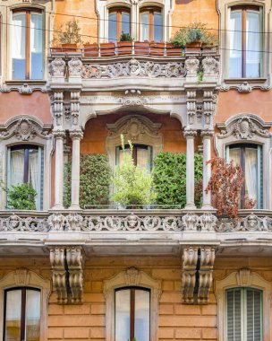 Dış cephe zarif eski tarzı apartmanlar milan City