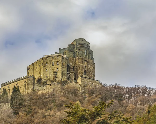 Yttre Lång Avlägsen Utsikt Över San Michele Sacra Abbey Ligger — Stockfoto