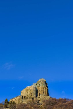 San michele sacra abbey piamonte bölgesinde, İtalya pichiriano dağın tepesine yer alan dış yan görünüm