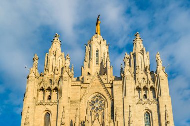 Sacred Heart İsa Tapınağı barcelona City collserola tepenin üst kısmında yer alan dış görünümü.